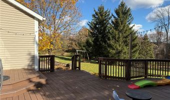 251 Kingston Dr, Aurora, OH 44202