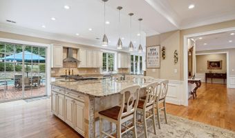 10813 LOCKLAND Rd, Potomac, MD 20854