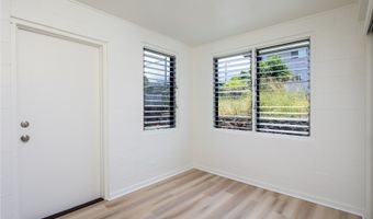 628 Kunawai Lane B, Honolulu, HI 96817