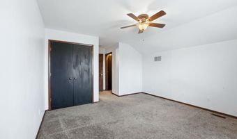 302 Willard Dr, Auburn, IN 46706