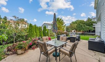 1820 Crofton Dr, Algonquin, IL 60102