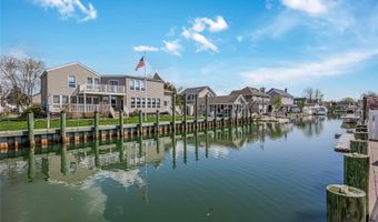 25 Cape Rd, Amityville, NY 11701