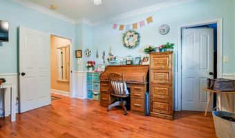 283 Creekside Dr, Arnoldsville, GA 30619