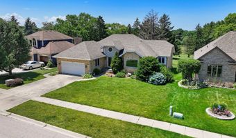 612 Edelweiss Dr, Antioch, IL 60002