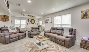 109 W Purdom Ave, Alvarado, TX 76009