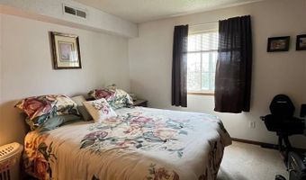 560 Penn Ct 7, North Liberty, IA 52317