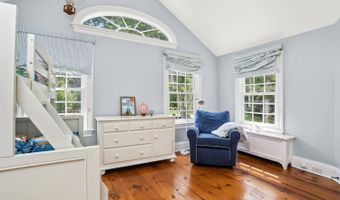 175 Cat Rock Rd, Cos Cob, CT 06807