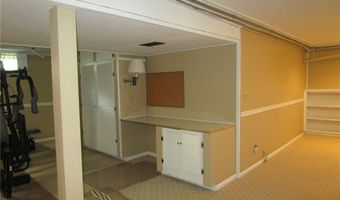 715 Holden Dr, Ashtabula, OH 44004