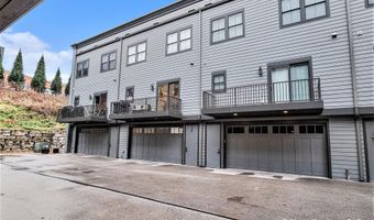 7277 Schoolhouse Dr SE 6, Ada, MI 49301