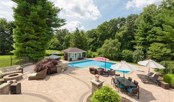 81 Crest Dr, Cranston, RI 02921