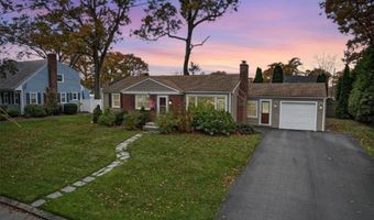 45 Hamden Rd, Cranston, RI 02920