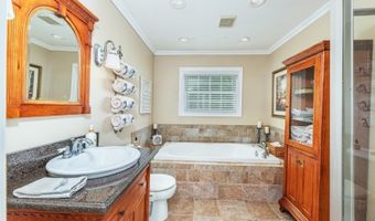 3 Travel Rd, Alloway, NJ 07461