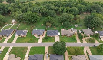 222 Country Club Dr, Benton, LA 71006