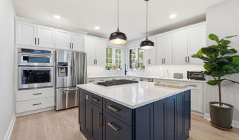 705 N ASHTON St, Alexandria, VA 22312