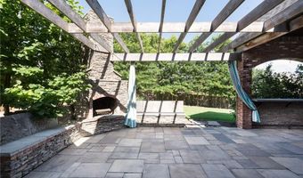 1611 NE Chapel Hill Dr, Bentonville, AR 72712