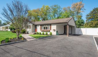 18 Evergreen Dr, Bayonne, NJ 07035