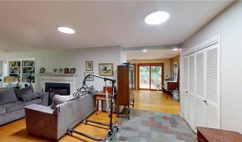 724 Greenville Ave, Johnston, RI 02919
