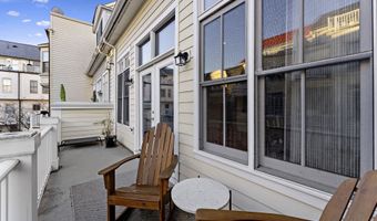 1815 POTOMAC GREENS Dr, Alexandria, VA 22314