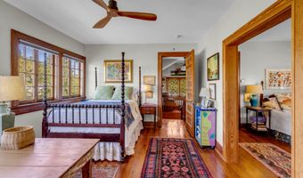 119 Washington St, Bay St. Louis, MS 39520