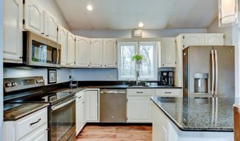 61 Lakeside Dr NW, Alloway, NJ 07461
