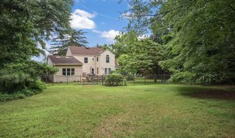 13 Swartzel Dr, Middletown, NJ 07748