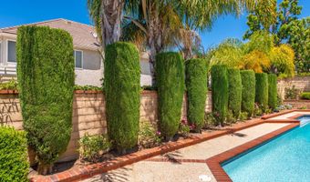 5801 Middle Crest Dr, Agoura Hills, CA 91301