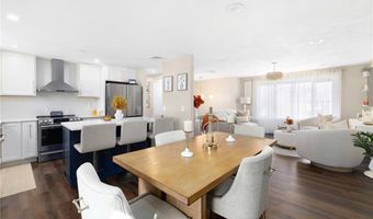 54 Salem Ave, Cranston, RI 02920