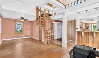 207 Pawson Rd, Branford, CT 06405