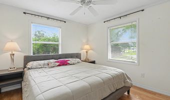 506 Esplanade Ave, Bay St. Louis, MS 39520