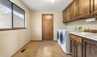 1869 NE Moonglow Ct, Bend, OR 97701