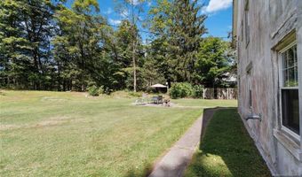 5 Fanwood Ct, West Milford, NJ 07421