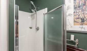 167 Meadow Ln, Middletown, RI 02842