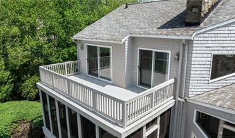 96 Starr Dr, Narragansett, RI 02882