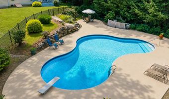 4 Monticello Dr, Amherst, NH 03031