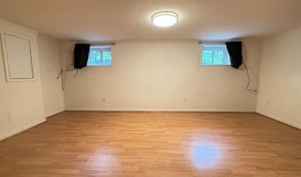 5835 MOUNT VERNON Dr, Alexandria, VA 22303