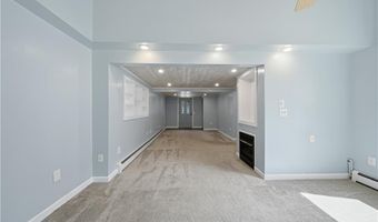 33 Shirley Dr, Cumberland, RI 02864