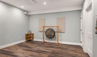 30 Walcott Ave, Jamestown, RI 02835