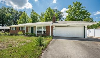 119 Smith Dr, Ballwin, MO 63011