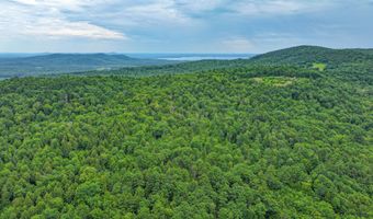 34 Cricket Ln, Sebago, ME 04029