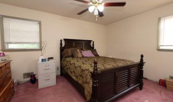 727 E Woodbridge Ave E, Avenel, NJ 07001