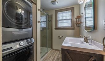 171 E State St, Athens, OH 45701