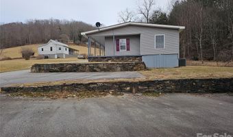 656 Water St, Bakersville, NC 28705