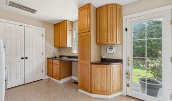 43949 BRUCETON MILLS Cir, Ashburn, VA 20147