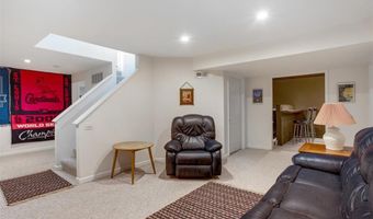 420 April Oaks Ct, Ballwin, MO 63021