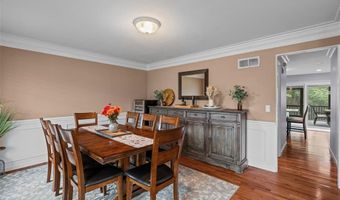 2535 Barrett Springs Dr, Ballwin, MO 63021