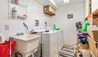147 W 52nd St, Bayonne, NJ 07002