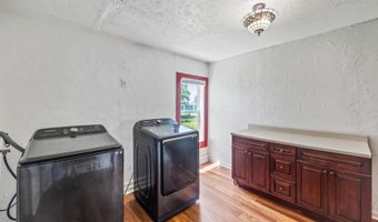 204 S Main St, Ashley, OH 43003