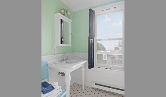 20 Lincoln St, Jamestown, RI 02835