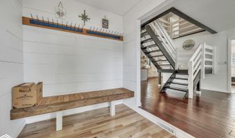 497 Rohr St, Arnolds Park, IA 51331