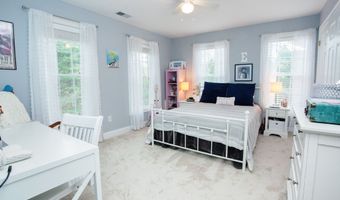 490 New Rd, Avon, CT 06001
